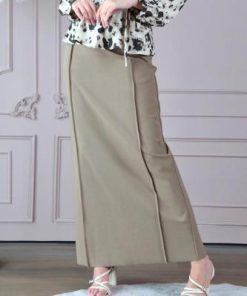أوبرا فاشن - تنورة مدرسي قماش كريب لون بيج