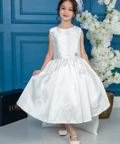 لورا فاشن - فستان بناتي أبيض منفوش بلمسة ساتان وزهور ثلاثية الأبعاد مع فيونكة خلفي