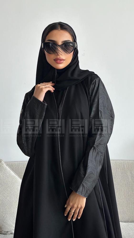 دار امتنان - عباية سوداء نصف كلوش بأكمام مميزة- 1400 - Image 2