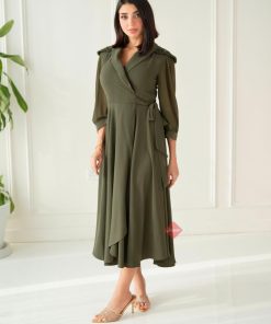 بينوش - فستان كريب ناعم باكمام شيفون و كلفة مطرزة على الكتف