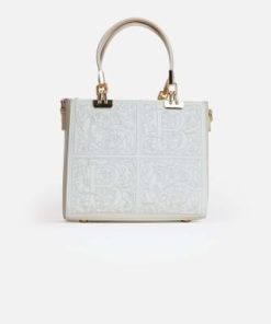 أوبرا فاشن - شنطة يد فاخرة ماركة كريسبلا مطرزة بنقوش بارزة باللون سكري