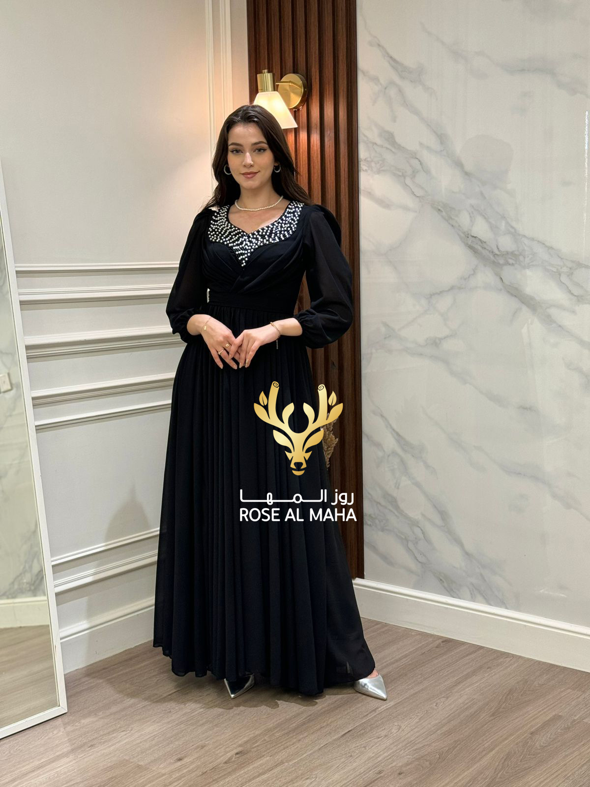 روز المها - فستان اسود ناعم - Image 5