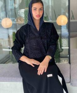 عزة المتميزة - عباية سوداء كرز