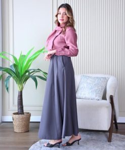 Alternative view of أوبرا فاشن - تنورة قماش كريب لون رصاصي بصفطات مع جيوب