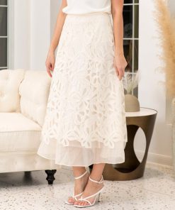 افورا  - تنورة بتفاصيل مميزة