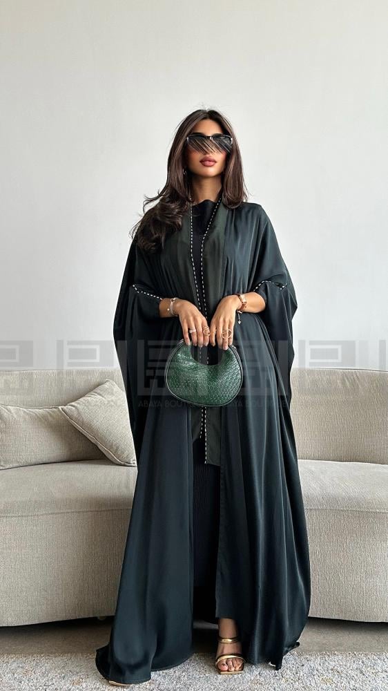 دار امتنان - عباية حرير زيتية بالكريستال مع طرحة مزينة بالكريستال بقماش صيفي- 1424 - Image 3