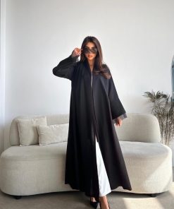 دار امتنان - عباية يومية صيفية سوداء كلوش فاخرة بكسرات من الكتف- 1436