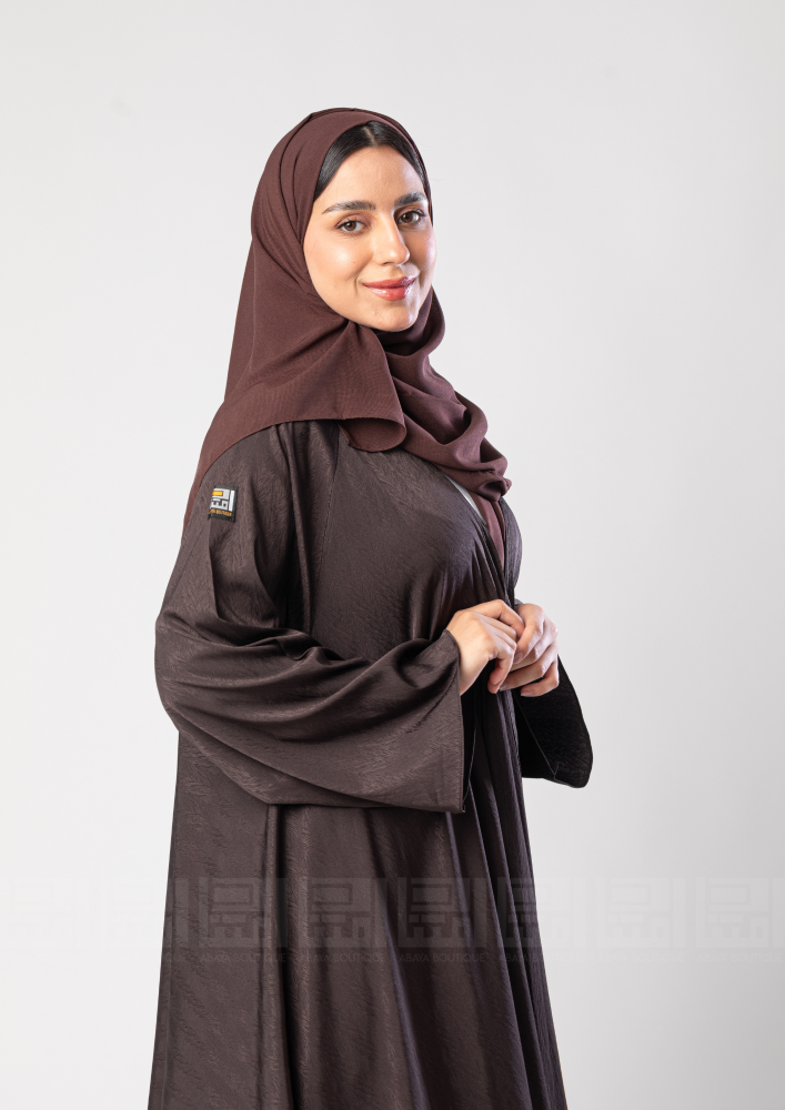 دار امتنان - عباية كلوش صيفية بقماش حراير بني مخطط بتصميم A LINE أنيق- 1320