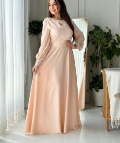 Alternative view of أوبرا فاشن - فستان كريب ستان بلون مشمشي مزين بكريستال