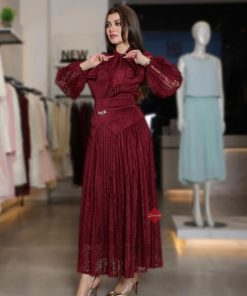 Alternative view of طقم تنورة وبلوزة راقي بدانتيل وبليسيه أنيق