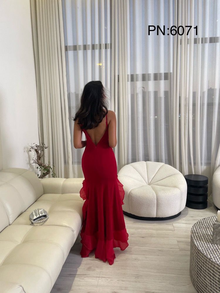 روز المها - فستان ناعم طويل لون احمر فخم - Image 4