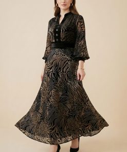 اكتان - فستان ماكسي مخمل بطبعة جلد النمر