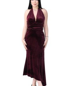 تريجر آيلاند - فستان شانيل مخمل باكتاف مكشوفة