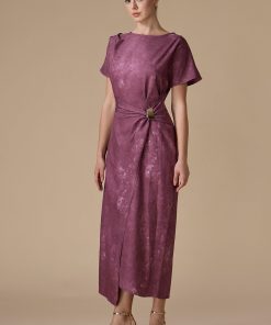 اكتان - فستان وردي ماكسي بدرابيه جانبي بمشبك أنيق