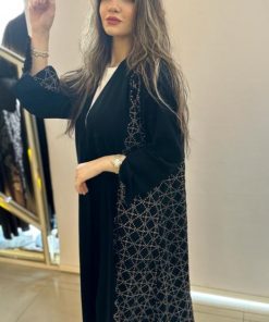 Alternative view of مارينا للعبايات - عباية لون اسود بتطريز بني