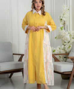 لورا فاشن - جلابية صفراء أنيقة بتفاصيل جانبية منقوشة