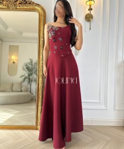 جولينا - طقم عنابي بقصة توب وتطريز ورود