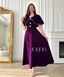 جولينا - فستان بنفسجي من المخمل بتفاصيل كريستالية