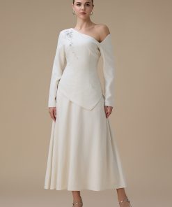 اكتان - فستان ماكسي اوف وايت مع كتف واحد