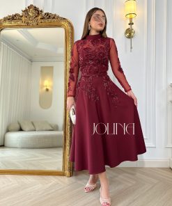 جولينا - طقم عنابي مطرز باكمام طويلة