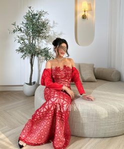 Alternative view of جولينا - فستان سهرة طويل مطرّز باللون الاحمر