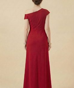 Alternative view of اكتان - فستان ضيق درابية مزين بفصوص لون عنابي