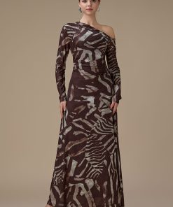 اكتان - فستان بني طويل بتصميم كتف واحد