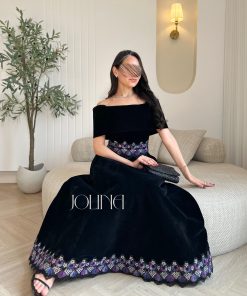 Alternative view of جولينا - فستان أسود مخملي