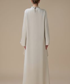 Alternative view of اكتان - جلابية انيقة بيج بتصميم بليسيه