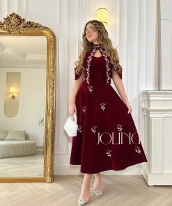 جولينا - فستان مخمل عنّابي مطرز