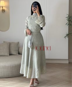 Alternative view of جولينا - طقم زيتوني فاتح بتطريز ناعم