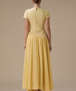 Alternative view of اكتان - فستان طويل أصفر بتطريز ناعم