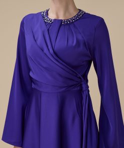 Alternative view of اكتان - فستان بنفسجي طويل بقصة لف أنيقة