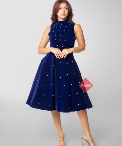 بينوش - فستان قصير هاي نك بتطريز كريستال كحلي