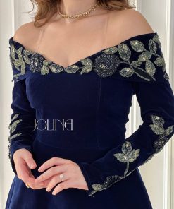 Alternative view of جولينا - فستان مخمل كحلي مطرز بالورود