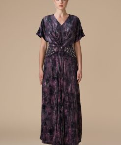 اكتان - فستان بنفسجي طويل بتطريز