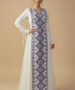 اكتان - جلابية طويلة أبيض بتطريز تراثي