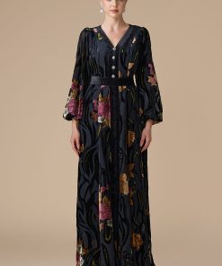 اكتان - فستان اسود طويل مورد مخمل