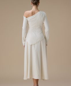 Alternative view of اكتان - فستان ماكسي اوف وايت مع كتف واحد