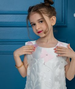 Alternative view of لورا فاشن - فستان بناتي أبيض ووردي مزخرف بالورود مع كشكش ناعم أسفل الفستان