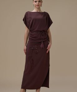 اكتان - فستان طويل بلون بني أنيق