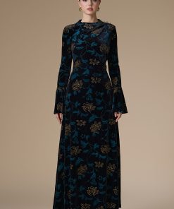 اكتان - فستان اسود طويل مخمل بنقش زهري