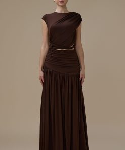 اكتان - فستان بني طويل درابيه