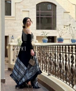 Alternative view of جولينا  - جلابية سوداء بتطريز فضي