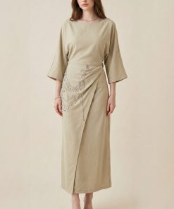 اكتان - فستان طويل مزين بالكريستال لون اخضر فاتح