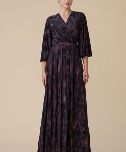 اكتان - فستان عنابي طويل بطبعة أزهار