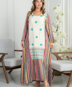 لورا فاشن - جلابية ملونة بتطريز هندسي وأكمام طويلة