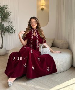 Alternative view of جولينا - فستان مخمل عنّابي مطرز