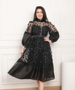 Alternative view of أوبرا فاشن - فستان قصير اسود تل على اورجانزا وطبعات ورد ثلاثيه الابعاد