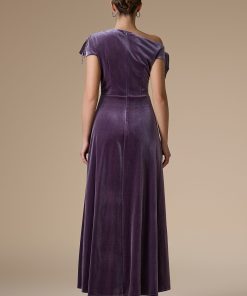 Alternative view of اكتان - فستان موف ميدي مخمل بكتف واحد